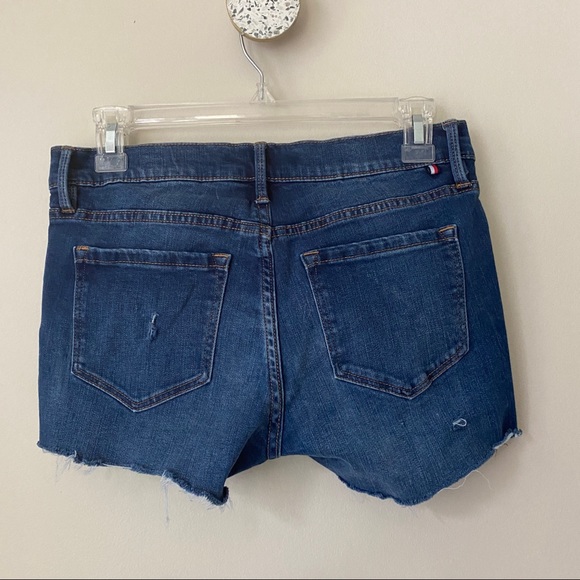 Tommy Hilfiger Low Rise Cutoff Denim Jean Shorts size 6 Distressed Greenwich Fit - Picture 4 of 6